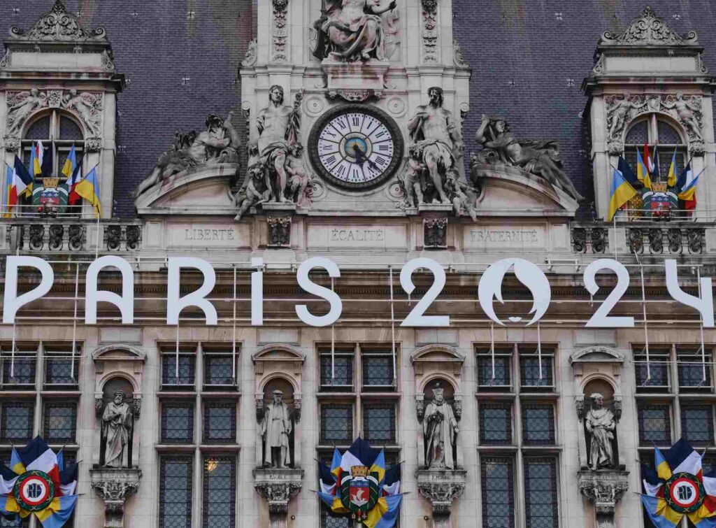 Paris, France, April 29, 2024. The giant logo of the 2024 olympic games is installed in front of the city hall in Paris, the city hosting the games in 2024